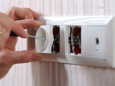 Elektriker Notdienst Hamburg: Rund um die Uhr Verfügbarkeit für dringende Elektroreparaturen