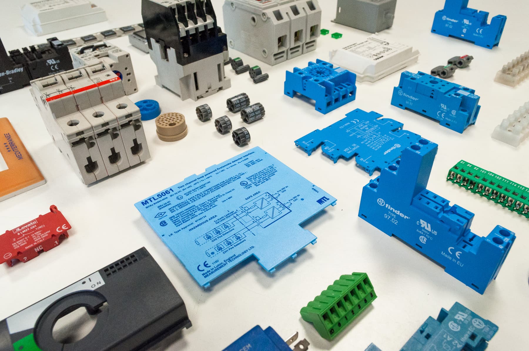 Innovative Lösungen für Elektroinstallationen - jetzt bei elektrostube24!