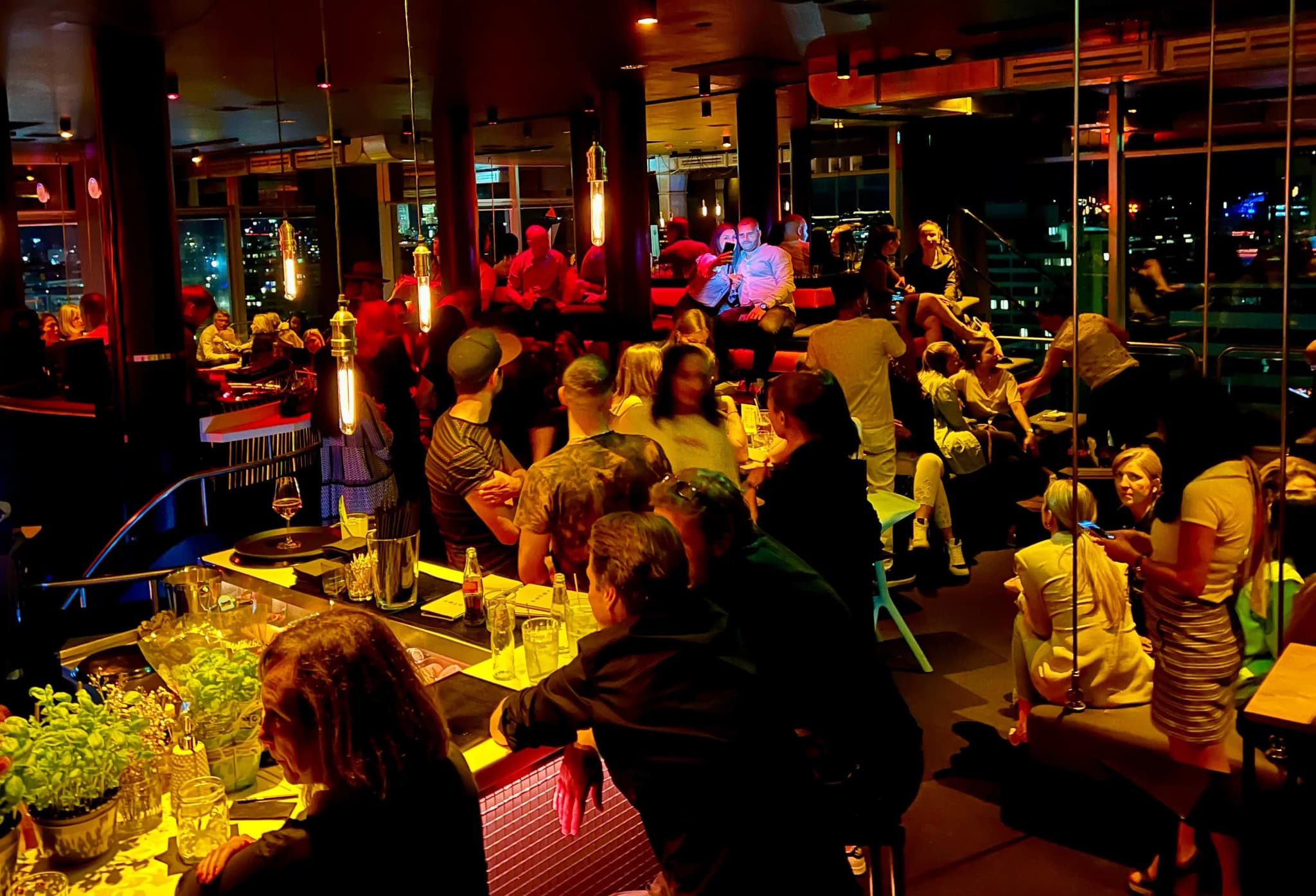 Deep: Die vielseitige Eventlocation Berlins für unvergessliche Events