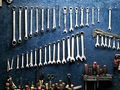 Kfz Werkzeug für die Reparatur von Motoren und Getrieben