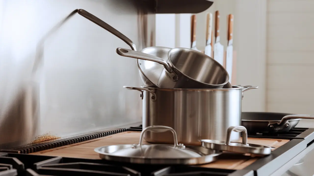 Geschenke für Frauen, die die Zukunft im Blick haben: GreenKitchen Töpfe und Pfannen als wertvolle Investition