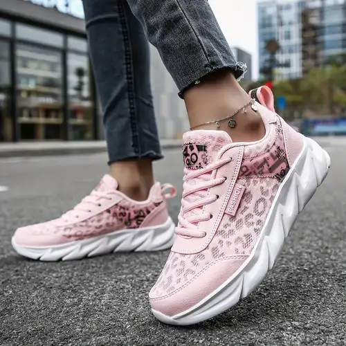 Casualmodes Sneaker-Showcase: Wo Mode auf Komfort trifft