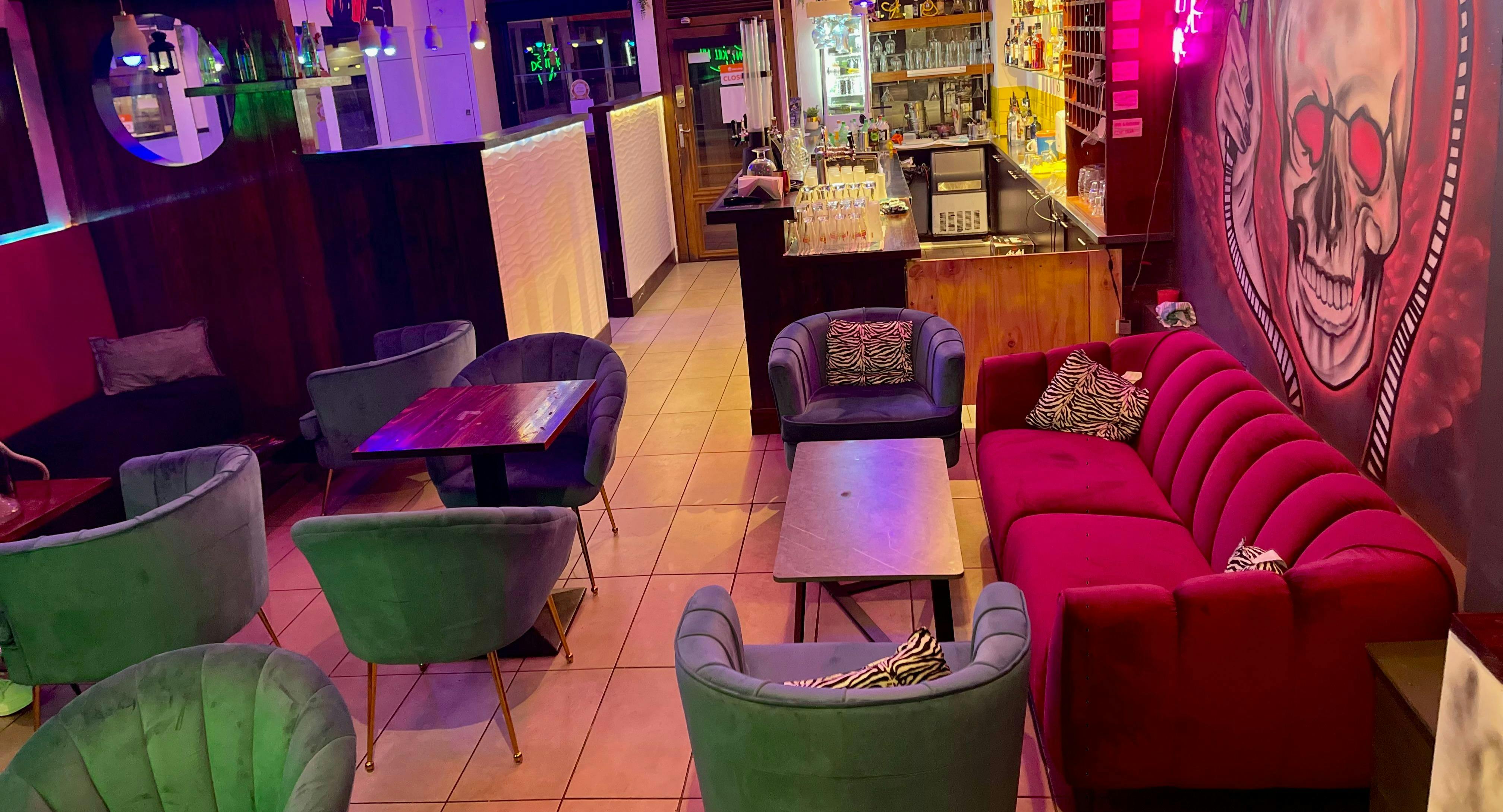 Die exklusive Shishabar in Hamburg: Genussvolle Tabakvielfalt und kreative, alkoholfreie Getränke in einem einzigartigen Ambiente