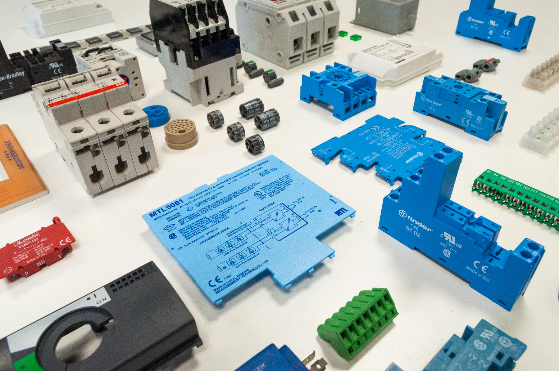 Innovative Lösungen für Elektroinstallationen - jetzt bei elektrostube24!