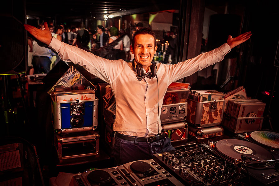 Hochzeits DJ Augsburg: Der Geheimtipp für eine Party, bei der alle tanzen