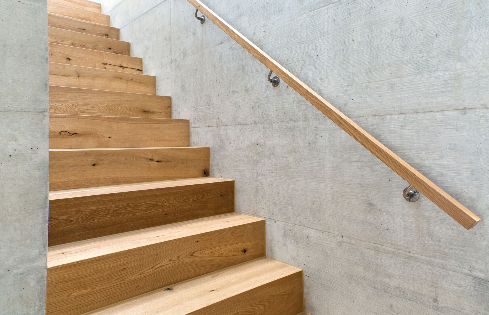 Holztreppe kaufen: Warum Treppen aus Polen die beste Option sind