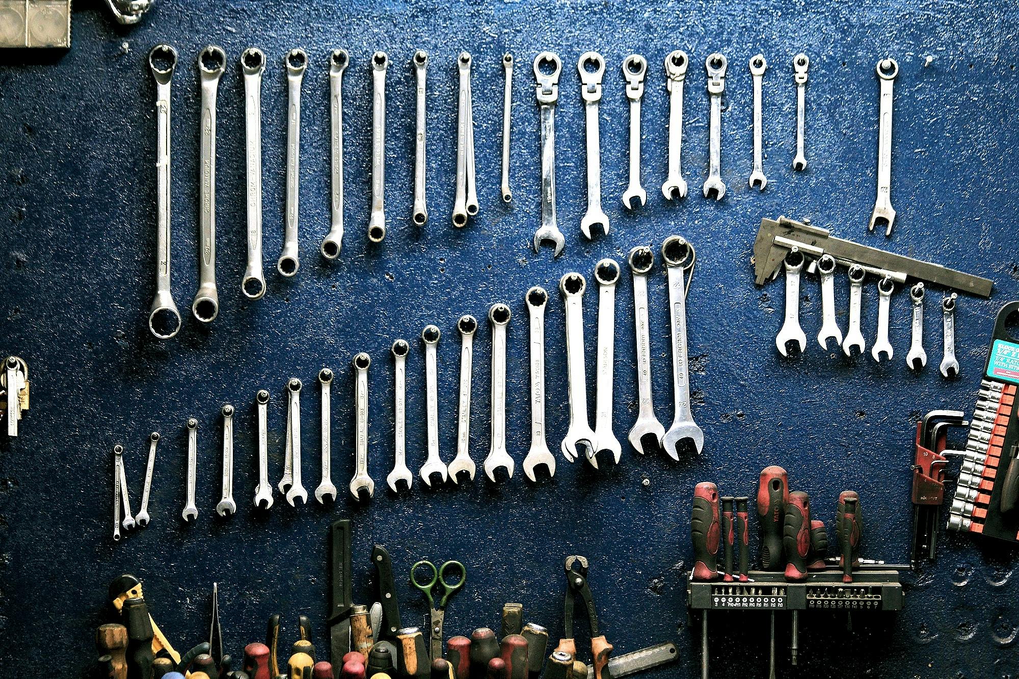 Kfz Werkzeug für die Reparatur von Motoren und Getrieben